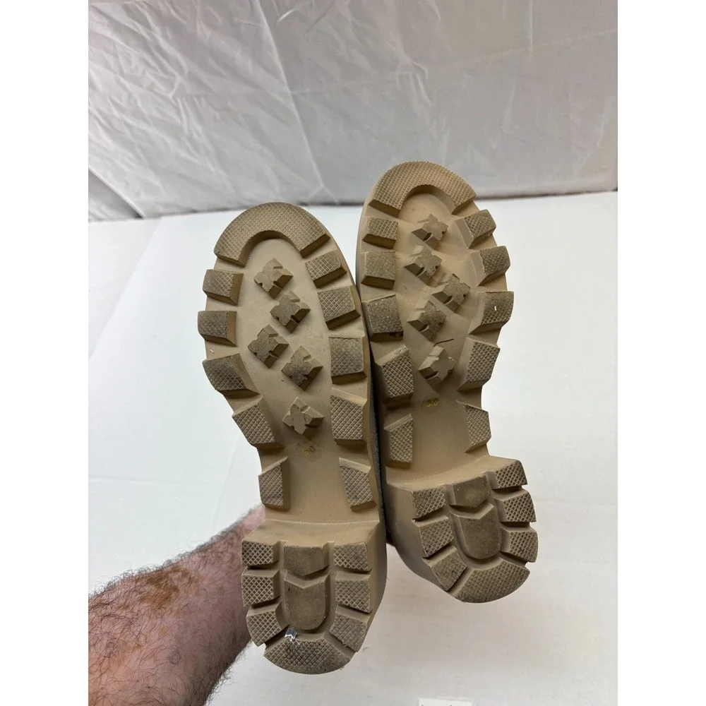 Steve Madden Boots Women's size 9M Tan Suede‎ Lug Sole Sand